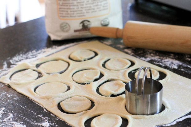 puff pastry cutting